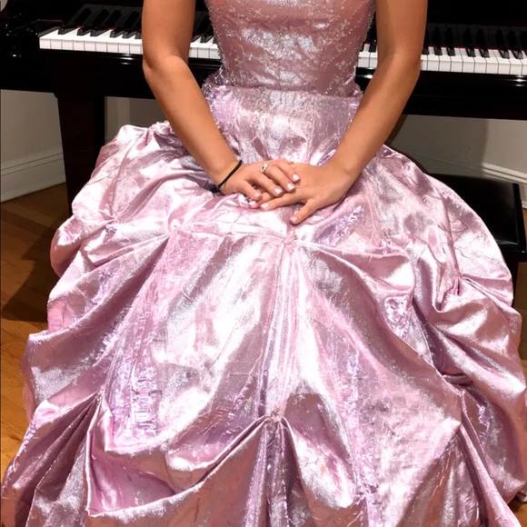 Gown - Picture 8 of 8